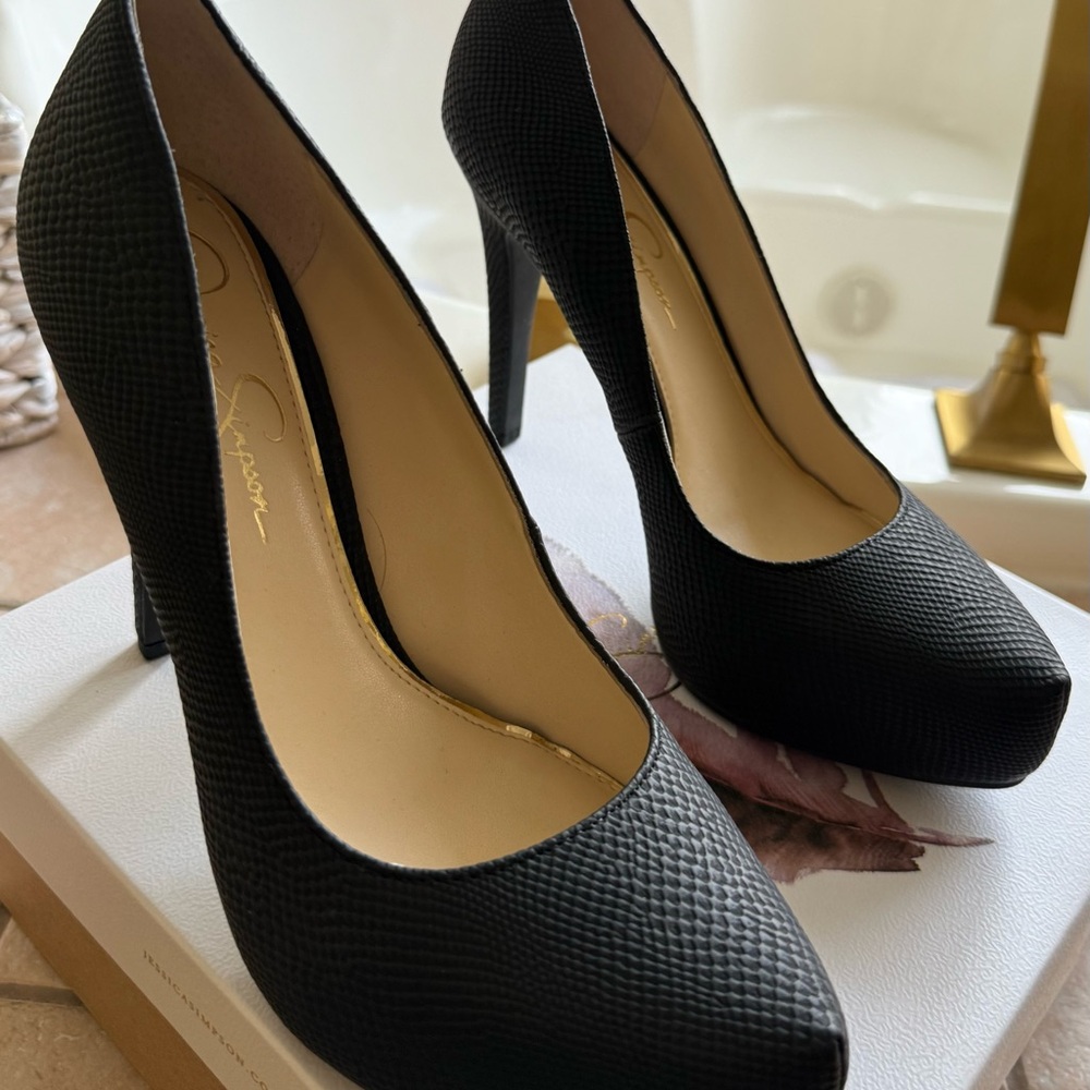 Jessica Simpson Black Stiletto Heels with Pointed Toe snake pattern